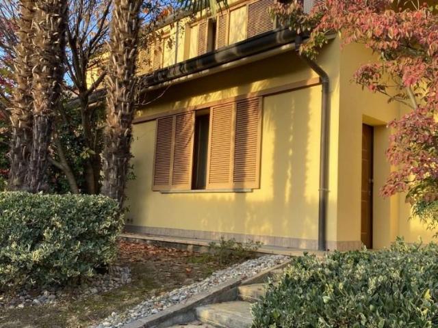 Villa Bifamiliare in vendita a Verano Brianza