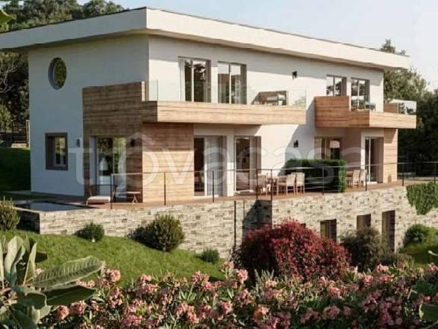 Villa bifamiliare in vendita a Verbania, Intra