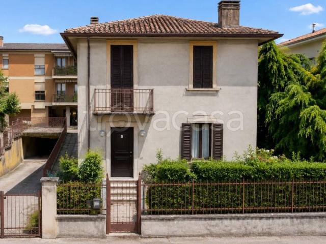 Villa bifamiliare in vendita a Verona via Sabotino 4, Ponte Crencano