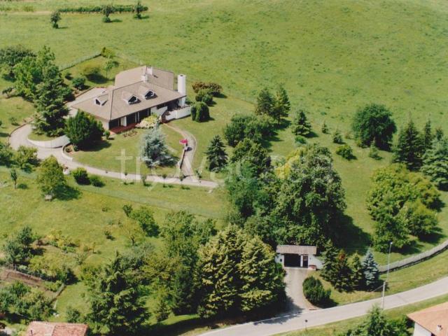 Villa bifamiliare in vendita a Verrua Savoia