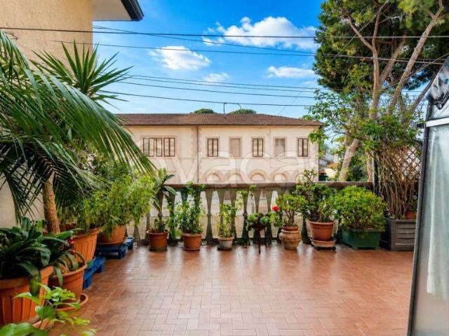 Villa bifamiliare in vendita a Viareggio via dei Marmi