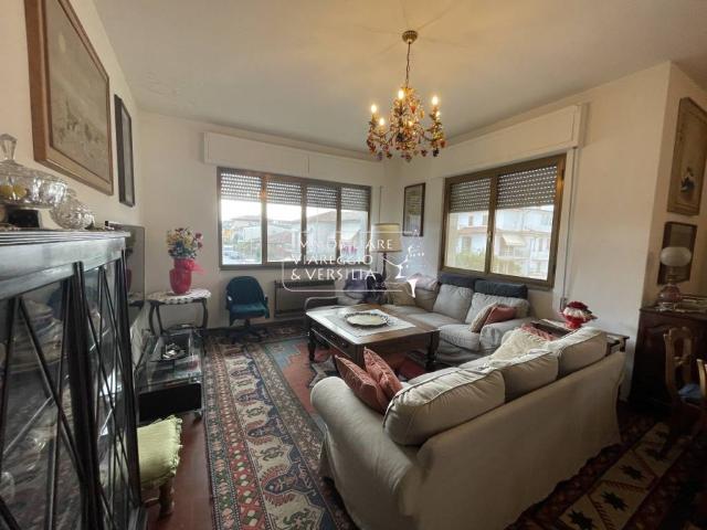 Villa bifamiliare in vendita a Viareggio via della Portichina