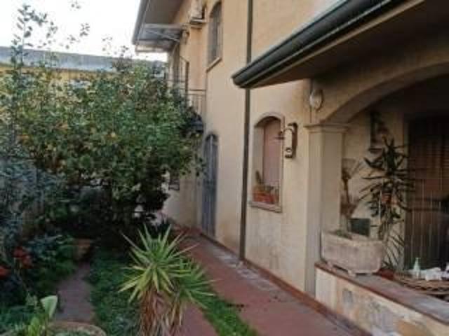 Villa bifamiliare in vendita a Viareggio