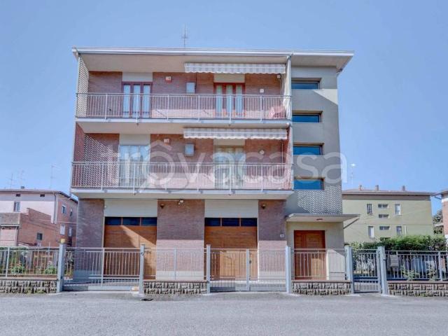 Villa bifamiliare in vendita a Vignola via Fratelli Rosselli