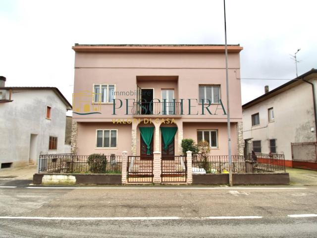 Villa bifamiliare in vendita a Villafranca di Verona, Quaderni