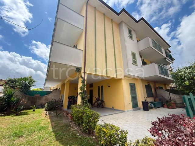 Villa bifamiliare in vendita a Villaricca corso Italia, 249