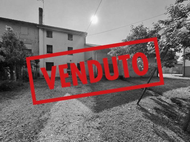 Villa bifamiliare in vendita a Vissignano, Sesto al Reghena
