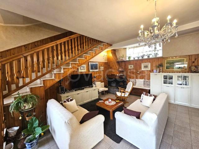 Villa bifamiliare in vendita ad Alatri