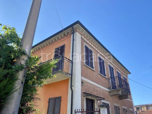 Villa bifamiliare in vendita ad Alba corso Langhe, 35/a