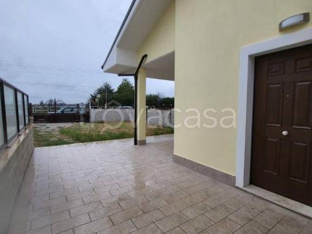 Villa bifamiliare in vendita ad Albano Laziale via Rocca di Papa, Cecchina