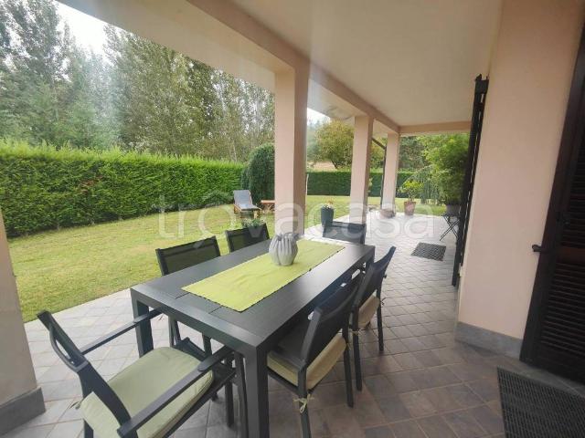 Villa bifamiliare in vendita ad Alessandria, Valmadonna