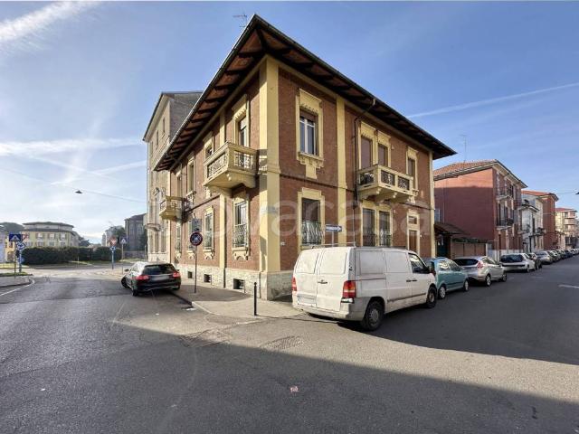 Villa bifamiliare in vendita ad Alessandria via Ugo Foscolo, 21, Pista
