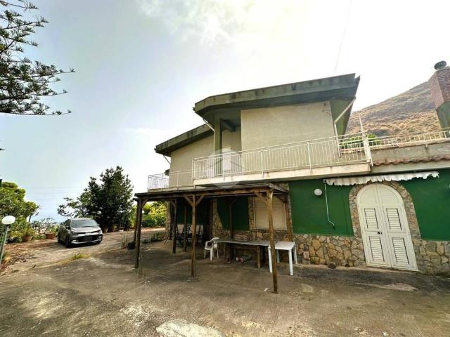 Villa bifamiliare in vendita ad Altavilla Milicia