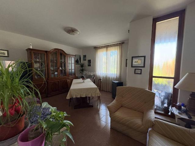 Villa bifamiliare in vendita ad Amelia, Montecampano