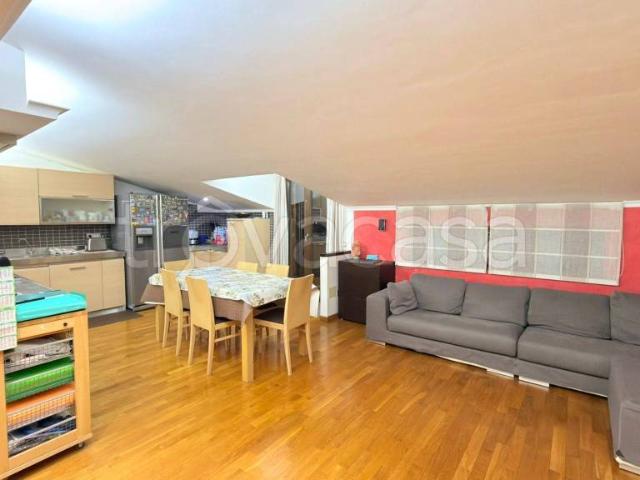 Villa bifamiliare in vendita ad Anguillara Sabazia