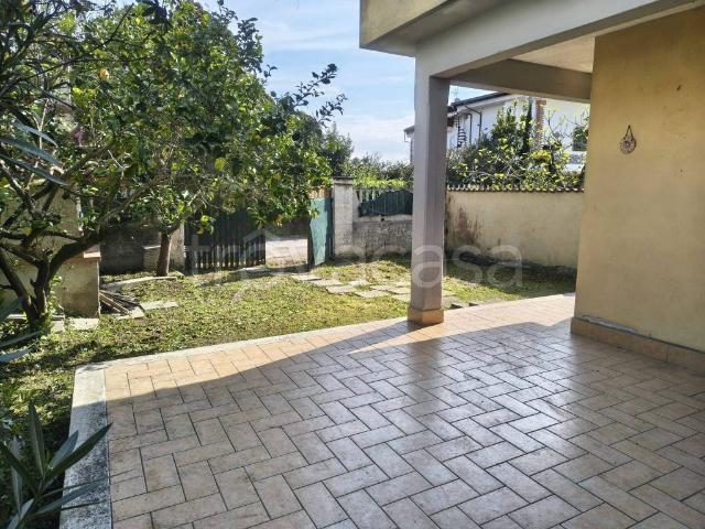 Villa bifamiliare in vendita ad Anzio, Spadellata Cinque Miglia