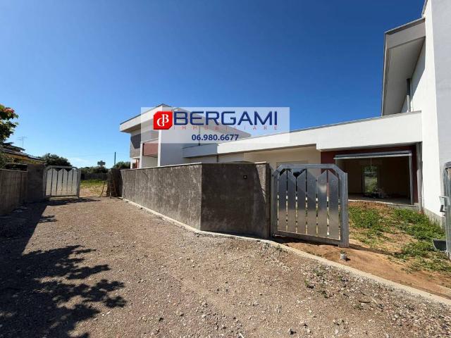 Villa bifamiliare in vendita ad Anzio via Casal di Claudia, Anzio Due