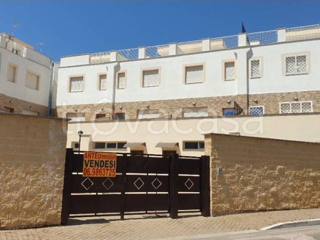 Villa bifamiliare in vendita ad Anzio via Circeo, 5, Santa Teresa