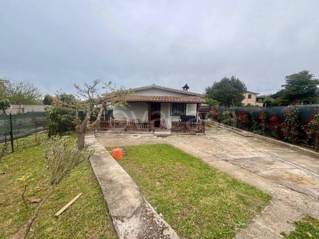 Villa bifamiliare in vendita ad Ardea, Banditella
