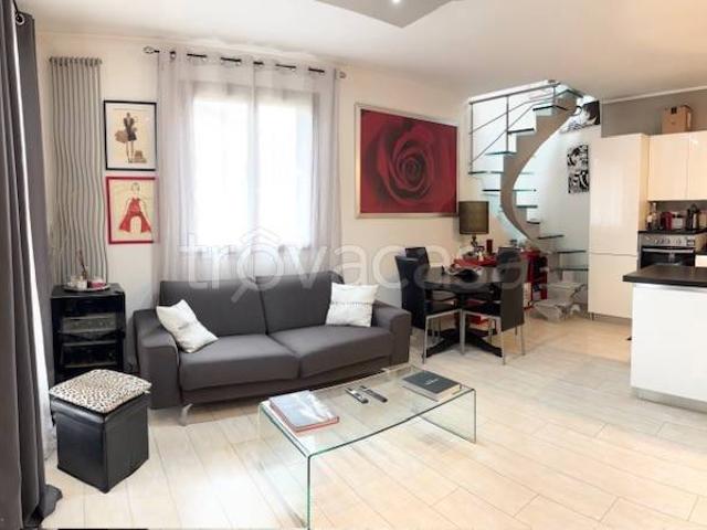 Villa bifamiliare in vendita ad Ardea via Campo di Carne, 47, Tor San Lorenzo Nuova California