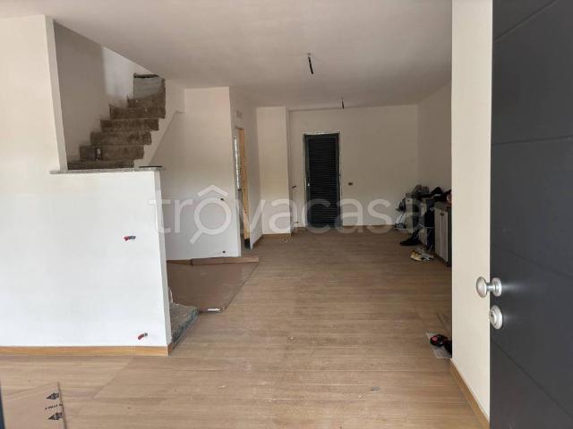 Villa bifamiliare in vendita ad Ardea via dei Ciliegi, Lido dei Pini di Ardea Lupetta
