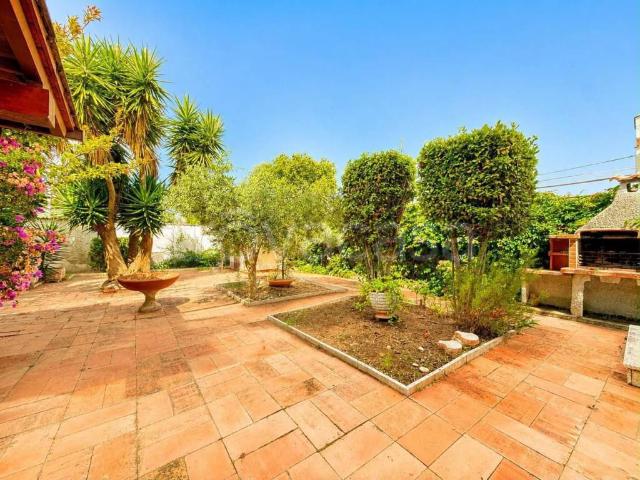 Villa bifamiliare in vendita ad Ardea via metauro, 6, Tor San Lorenzo Nuova California
