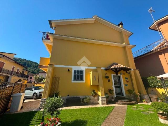 Villa bifamiliare in vendita ad Artena via Giulianello, 72