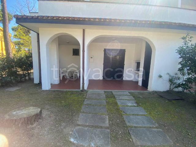 Villa Bifamiliare in affitto a Comacchio via dei Frassini, 43, arredato, giardino privato, cucina a vista TrovaCasa