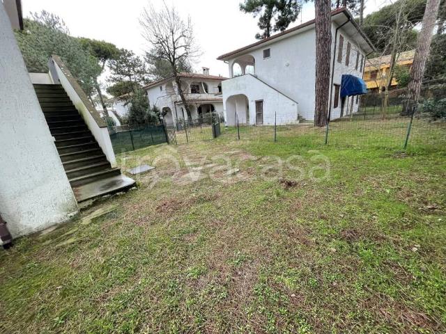 Villa Bifamiliare in affitto a Comacchio via dei Frassini, 57, arredato, giardino privato, terrazzo TrovaCasa