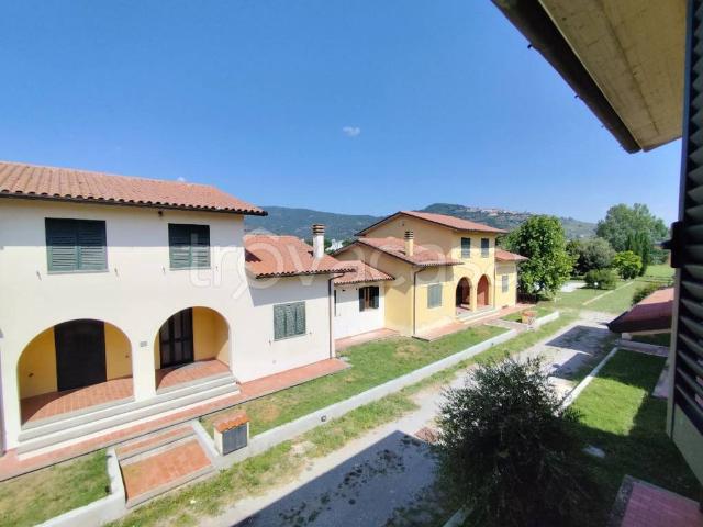 Villa bifamiliare in affitto a Cortona