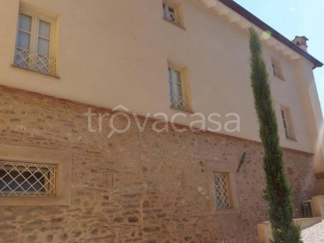 Villa Bifamiliare in affitto a Camaiore località Frati, giardino privato, posto auto, parzialmente arredato TrovaCasa