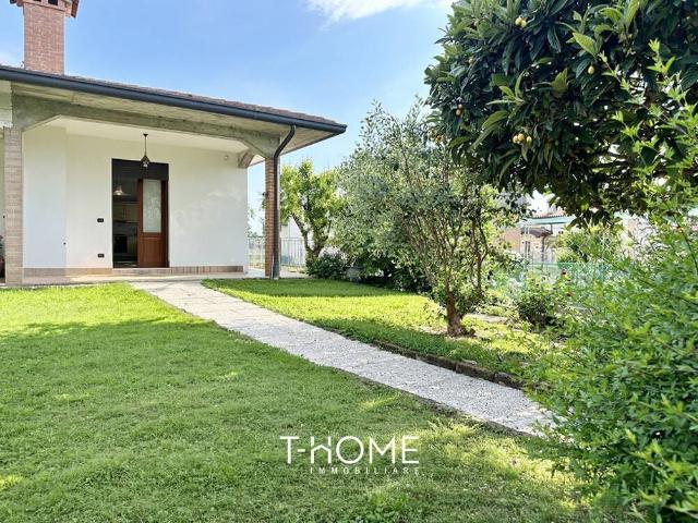 Villa Bifamiliare in affitto a Cartigliano, giardino privato, box, parzialmente arredato TrovaCasa