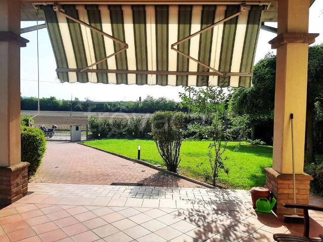 Villa bifamiliare in affitto a Cesena via Salvo d'Acquisto, Pievesestina San Cristoforo