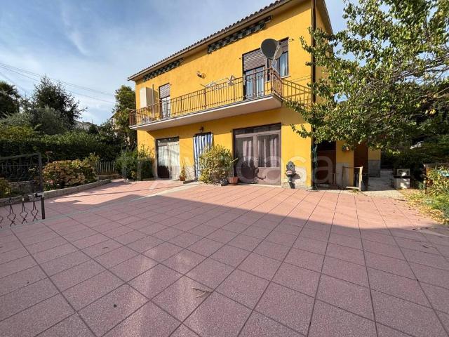 Villa Bifamiliare in affitto a Bolsena via del Vignolo, arredato, giardino privato, posto auto TrovaCasa