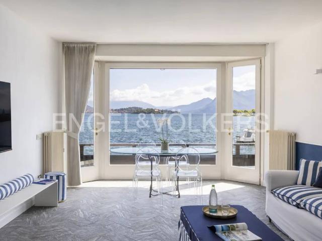 Villa Bifamiliare in affitto a Baveno via Sempione, 13, arredato, posto auto, terrazzo TrovaCasa