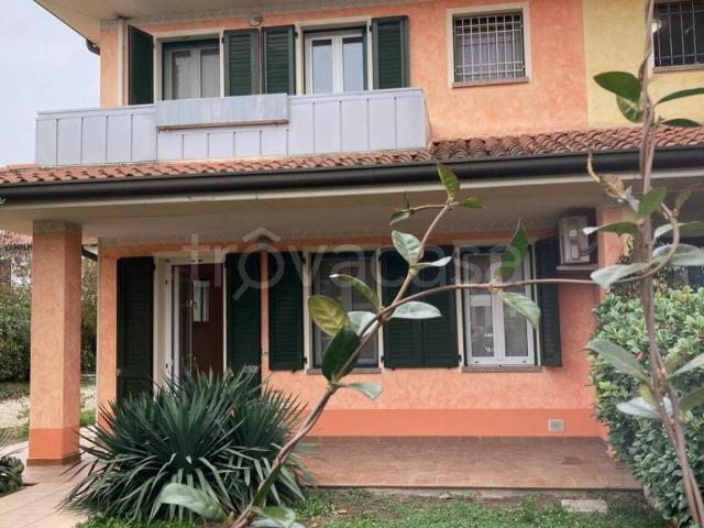 Villa Bifamiliare in affitto a Gazzo, giardino privato, box, balcone TrovaCasa