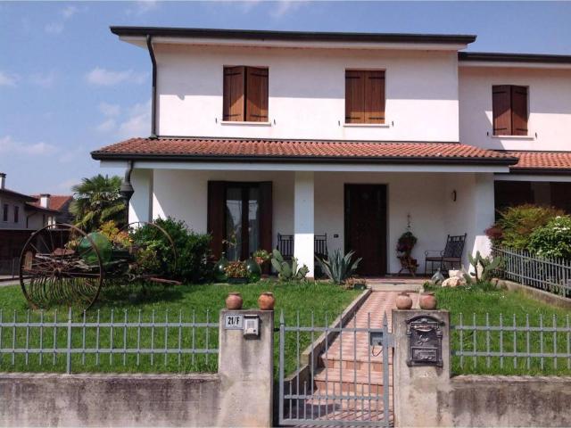 Villa Bifamiliare in affitto a Gazzo, giardino privato, box, terrazzo TrovaCasa