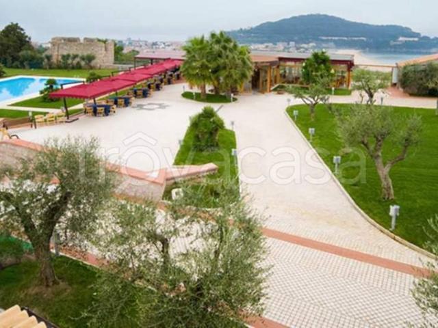 Villa bifamiliare in affitto a Gaeta via Monte Lombone