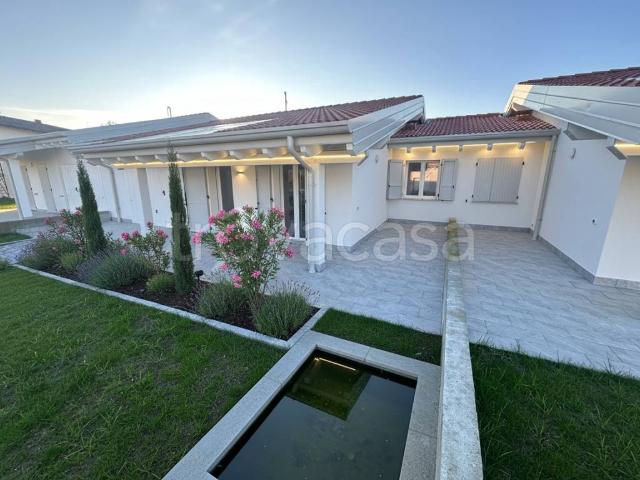 Villa Bifamiliare in affitto a Ghedi, giardino privato, box, terrazzo TrovaCasa