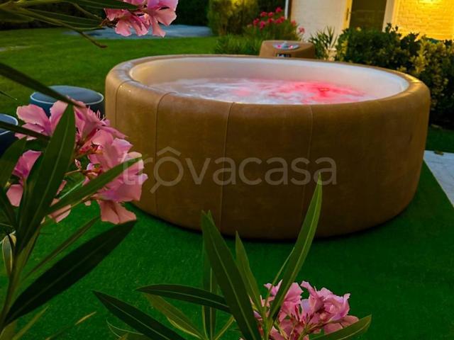 Villa Bifamiliare in affitto a Forte dei Marmi, arredato, giardino privato, terrazzo TrovaCasa