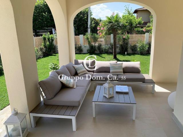 Villa Bifamiliare in affitto a Forte dei Marmi, case in affitto Forte dei Marmi