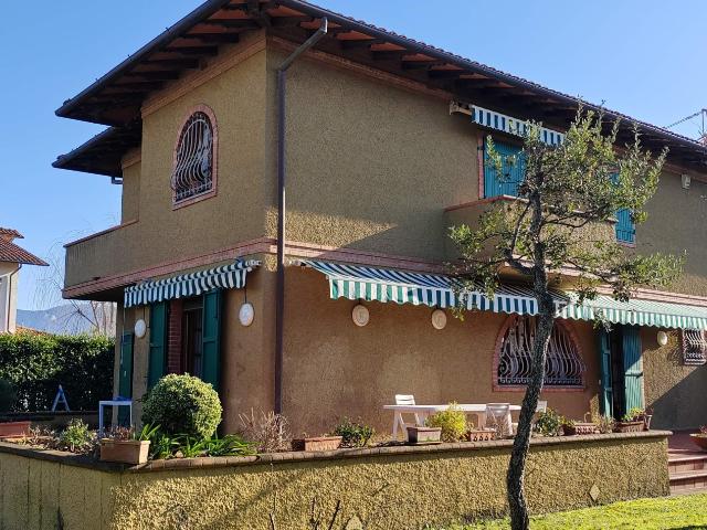 Villa bifamiliare in affitto a forte dei marmi forte dei marmi