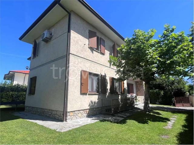 Villa Bifamiliare in affitto a Forte dei Marmi g.Viner, arredato, giardino privato, centrale TrovaCasa