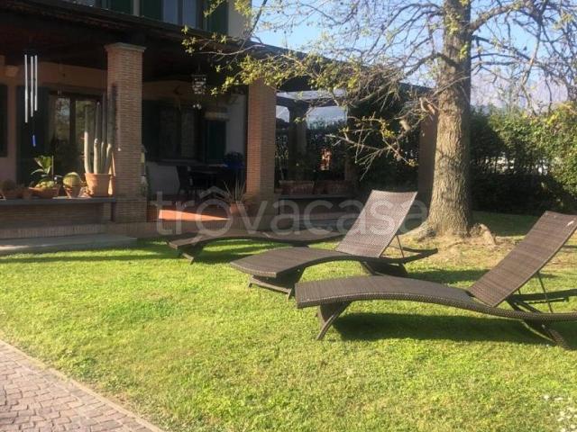 Villa Bifamiliare in affitto a Forte dei Marmi via degli Olmi, arredato, giardino privato, aria condizionata TrovaCasa