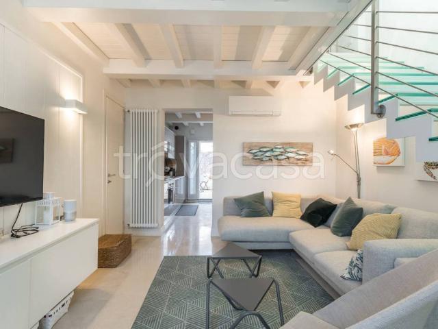 Villa Bifamiliare in affitto a Forte dei Marmi via dei Mille, 27, arredato, giardino privato, centrale TrovaCasa