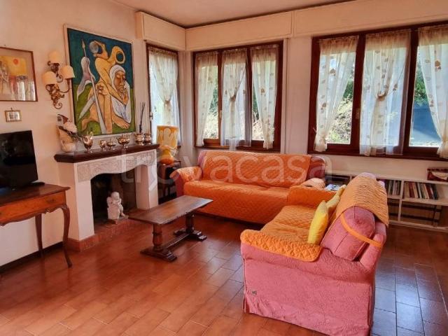 Villa Bifamiliare in affitto a Forte dei Marmi via Giuseppe Viner, arredato, giardino privato, box TrovaCasa