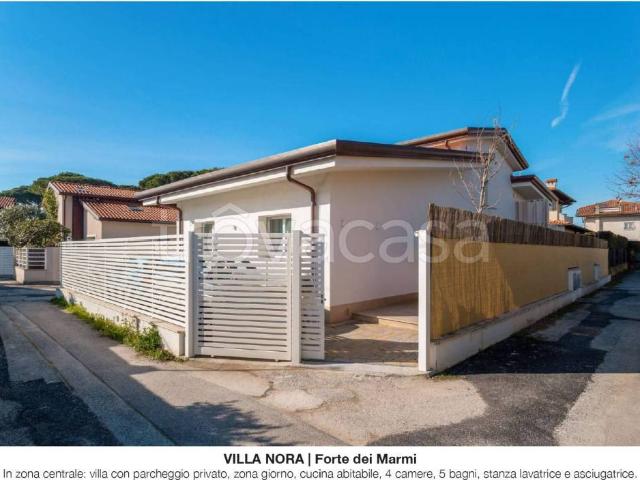 Villa Bifamiliare in affitto a Forte dei Marmi via Pietro Mascagni, arredato, giardino privato, posto auto TrovaCasa
