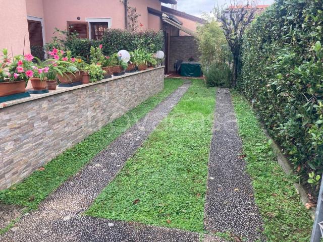 Villa Bifamiliare in affitto a Forte dei Marmi via Pietro Mascagni, arredato, giardino privato, posto auto TrovaCasa