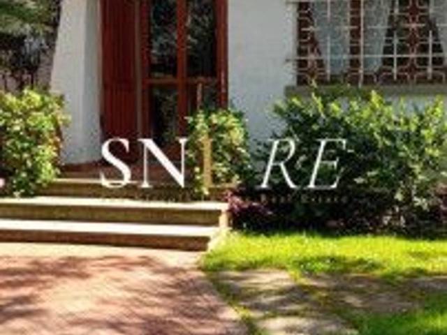 Villa bifamiliare in affitto a Forte Dei Marmi