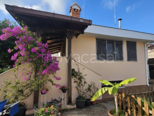 Villa Bifamiliare in affitto a Fiumicino via Valderoa, arredato, giardino privato, terrazzo TrovaCasa